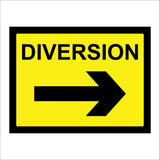 CS073 Diversion Right Sign with Arrow