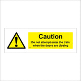TR704 Caution Do Not Attempt Enter Train When Doors Closing