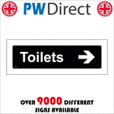 GG388 Toilets Right Arrow White On Black Plaque