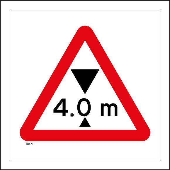 TR471 Triangle Height Restriction 4M