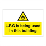 WT068 LPG Is Being Used In This Building Sign with Fire Flames